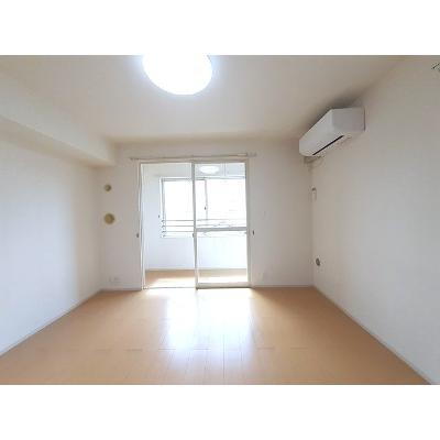 ビスターリＡ 203【管理NO：1-017383901-02030】 ★家具家電は申し込み後に搬入します★の物件写真2