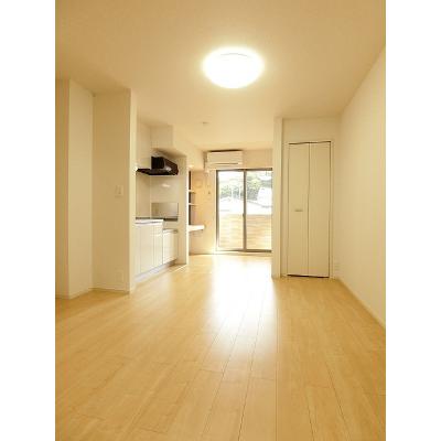 ＬＹＮＸ　ＣＯＵＲＴ 102【管理NO：1-023455601-01020】 ★家具家電は申し込み後に搬入します★ ★2026年12月上旬入居可能★の物件写真2