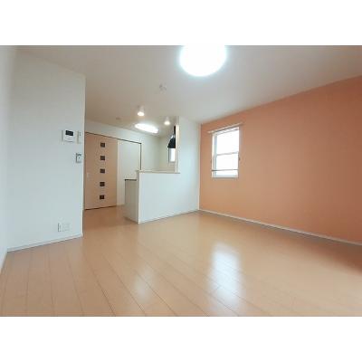 フローリスト 201【管理NO：1-019732301-02010】 ★家具家電は申し込み後に搬入します★ ★2026年12月上旬入居可能★の物件写真2