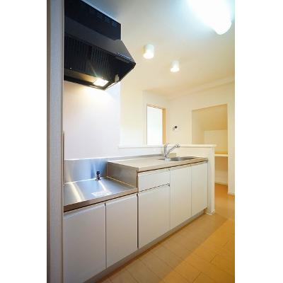 サニーガーデンＢ 102【管理NO：1-020506402-01020】 ★家具家電は申し込み後に搬入します★ ★2026年12月上旬入居可能★の物件写真3