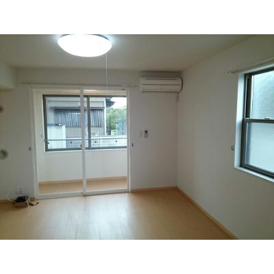 ロビン 105【管理NO：1-016877601-01050】 ★家具家電は申し込み後に搬入します★ ★2026年11月中旬入居可能★の物件写真2