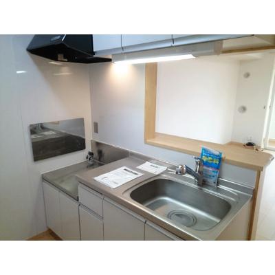 ロビン 105【管理NO：1-016877601-01050】 ★家具家電は申し込み後に搬入します★ ★2026年11月中旬入居可能★の物件写真3
