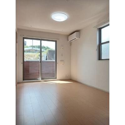 ジャスミン 105【管理NO：1-020726501-01040】 ★家具家電は申し込み後に搬入します★ ★2026年12月中旬入居可能★の物件写真2