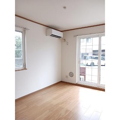 サンクローレⅡ 101【管理NO：1-010416201-01010】 ★家具家電は申し込み後に搬入します★の物件写真2