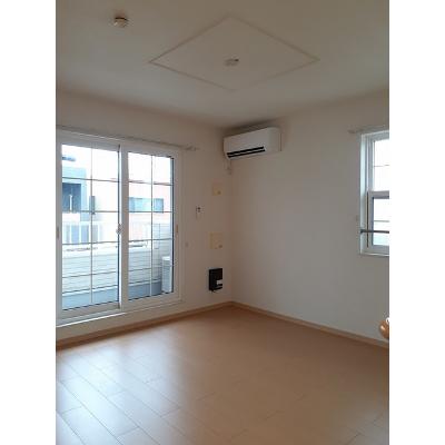 Ｓｏｒｅｌｌａ　Ⅰ 201【管理NO：1-015045901-02010】 ★家具家電は申し込み後に搬入します★ ★2026年12月中旬入居可能★の物件写真2