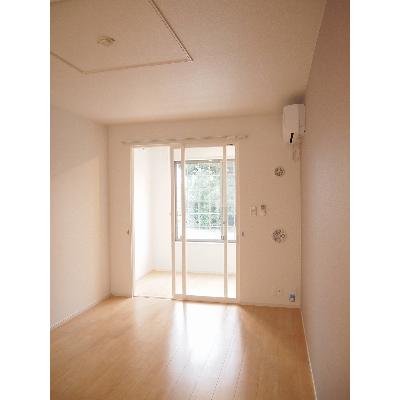 サンパティ 103【管理NO：1-021283601-01030】 ★家具家電は申し込み後に搬入します★ ★2026年11月中旬入居可能★の物件写真2