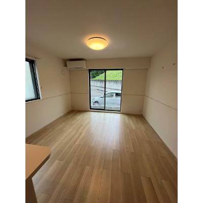 カーディナル 101【管理NO：1-026971301-01010】 ★家具家電は申し込み後に搬入します★ ★2026年11月下旬入居可能★の物件写真2