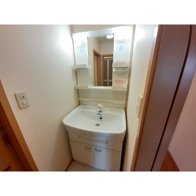 サフラワー 201【管理NO：1-013938301-02010】 ★家具家電は申し込み後に搬入します★ ★2026年12月中旬入居可能★の物件写真6