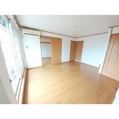 ラッフィナート 203【管理NO：1-012463401-02030】 ★家具家電は申し込み後に搬入します★ ★2026年11月下旬入居可能★の物件写真2