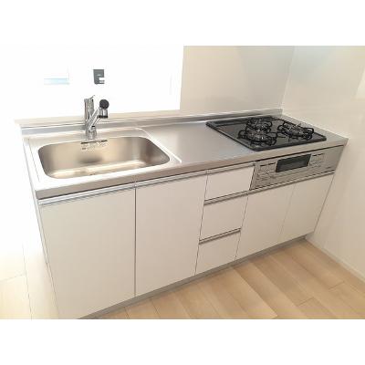 スリザリンⅢ 203【管理NO：1-026555803-02030】 ★家具家電は申し込み後に搬入します★ ★2026年12月上旬入居可能★の物件写真3