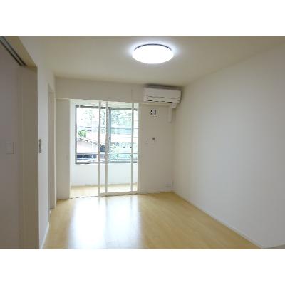 タクト 102【管理NO：1-022528001-01020】 ★家具家電は申し込み後に搬入します★ ★2026年12月上旬入居可能★の物件写真2