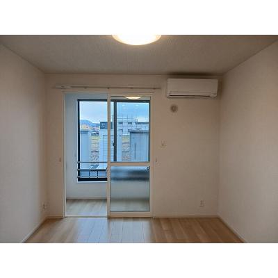 ラ・ルーチェⅠ 103【管理NO：1-028161101-01030】 ★家具家電は申し込み後に搬入します★ ★2026年12月中旬入居可能★の物件写真2