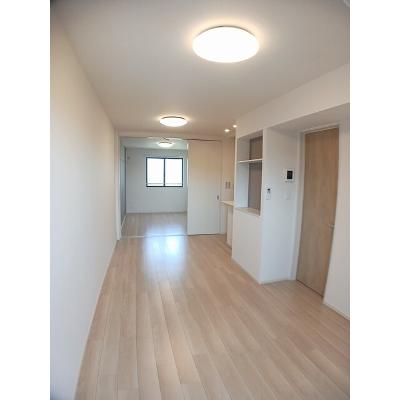 ムーミン村 202【管理NO：1-027856701-02020】 ★家具家電は申し込み後に搬入します★ ★2026年12月中旬入居可能★の物件写真2