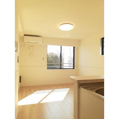 ユースハイム　Ⅵ 203【管理NO：1-027408601-02030】 ★家具家電は申し込み後に搬入します★の物件写真2
