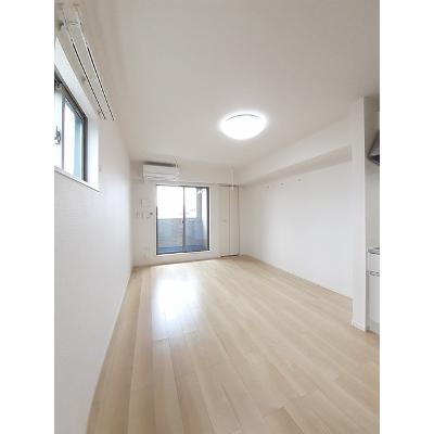 オーバラル 201【管理NO：1-027358901-02010】 ★家具家電は申し込み後に搬入します★ ★2026年11月上旬入居可能★の物件写真2