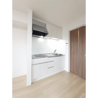 オーバラル 201【管理NO：1-027358901-02010】 ★家具家電は申し込み後に搬入します★ ★2026年11月上旬入居可能★の物件写真3