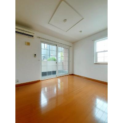 メイクロード 101【管理NO：1-014609401-01010】 ★家具家電は申し込み後に搬入します★ ★2026年12月中旬入居可能★の物件写真2