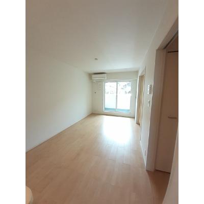 カンヌ 203【管理NO：1-025323502-02030】 ★家具家電は申し込み後に搬入します★ ★2026年11月上旬入居可能★の物件写真2