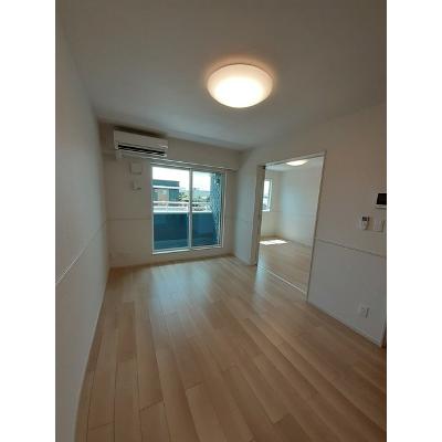カーサ・ラフィネ 202【管理NO：1-025738001-02020】 ★家具家電は申し込み後に搬入します★ ★2026年12月中旬入居可能★の物件写真2