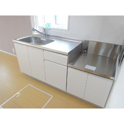 サンフラワー 101【管理NO：1-019215401-01010】 ★家具家電は申し込み後に搬入します★ ★2026年12月上旬入居可能★の物件写真3