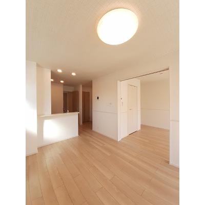 ステラ　シャープ 106【管理NO：1-026840501-01050】 ★家具家電は申し込み後に搬入します★ ★2026年11月中旬入居可能★の物件写真2