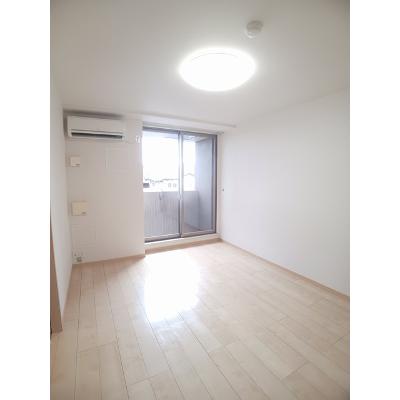 アイ　曙 302【管理NO：1-019925301-03020】 ★家具家電は申し込み後に搬入します★ ★2026年11月中旬入居可能★の物件写真2