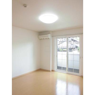 ベル　デーアⅡ 102【管理NO：1-015941502-01020】 ★家具家電は申し込み後に搬入します★ ★2026年12月上旬入居可能★の物件写真2