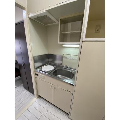 ユニオンマンスリー黄金町１　705　1R・シングル☆上層階のお部屋♪オートロック完備♪デスク＆チェア付き♪■京急本線「黄金町駅」徒歩2分の物件写真3