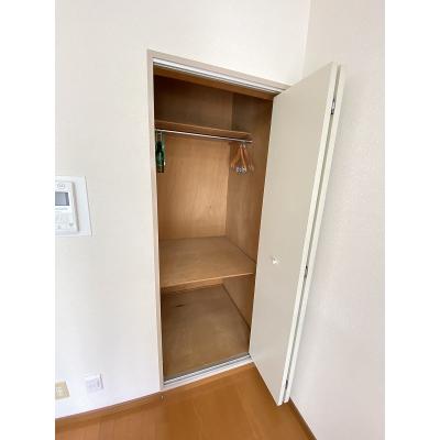 ユニオンマンスリー横浜・白楽１　205　1R・シングル☆■安心のオートロック完備♪デスク＆チェア付きでテレワークにもおすすめ♪■東急東横線利用で渋谷・横浜まで乗換なしでアクセスの物件写真3