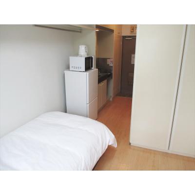 ユニオンマンスリー大倉山２　302　1R・シングル☆安心のオートロック完備♪デスク＆チェア付き♪■深夜まで営業のスーパーありの物件写真3