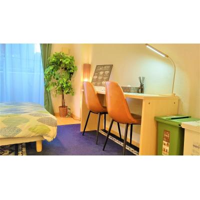 【人気！ファミネス上殿田】京都駅3分／オシャレなお部屋／フルセパレート／お隣コンビニ／ダブルベッドの物件写真2