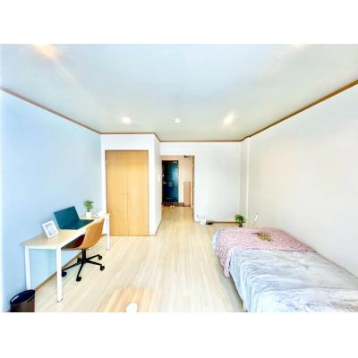 【名古屋市中川区/東山線「高畑」駅徒歩約4分/駐車場/角部屋/バストイレ別/洋室8.4帖】へーベルエスパスＶ B棟 303号室 ファミマンの物件間取り図