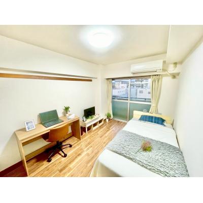 【名古屋市熱田区/金山駅徒歩約6分/角部屋/バストイレ別/洋室7帖/エレベーター/自転車駐輪可能】エトアール金山 ファミマンの物件間取り図
