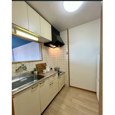 ✨ Wi-Fi無料 📶 稲沢駅より徒歩９分 🚙 対面キッチンに広々角部屋♪  🔶マンスリーベースＪＰ🔶　【G036】の物件間取り図