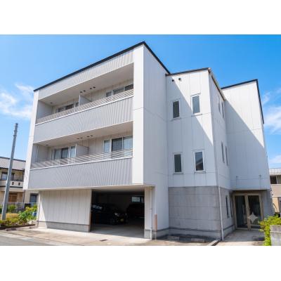 🌈賃料半額🌈駐車場込み🚗バイパス好アクセス＆市役所至近お車でのビジネス拠点に大本命✨【M132】の間取り図