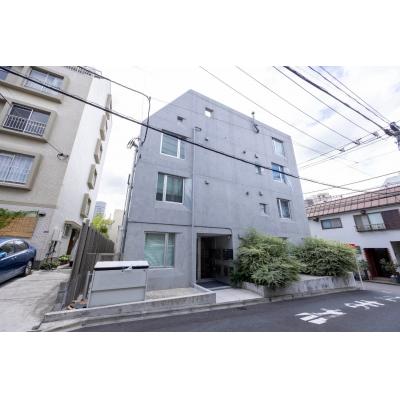 最寄駅まで徒歩4分/新宿まで2駅/家具家電付き/PASEO市谷台町I 104の物件地図