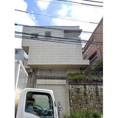 ☆新横浜駅まで直通約2分☆岸根公園駅徒歩7約分☆Wifi無料☆スーパー・コンビニ徒歩圏内☆【024】の物件地図