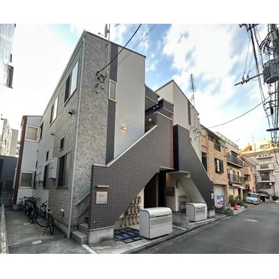 ONLY新宿１【🌈WIFI・管理費０円キャンペーン🌈】最上階、バストイレ別✨３駅・３路線利用可能でアクセス良好🎵　＜＜。＋期間限定！光熱費・管理費無料キャンペーン中。＋＞＞の物件地図