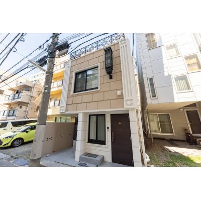 新宿まで電車で約5分と好アクセス/コンビニやレストランが充実/LaVie四谷 401の物件地図