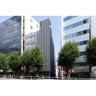 新宿三丁目駅から徒歩3分！新宿駅も徒歩圏内/Wi-Fi完備/新宿岡田ビル 405の物件地図