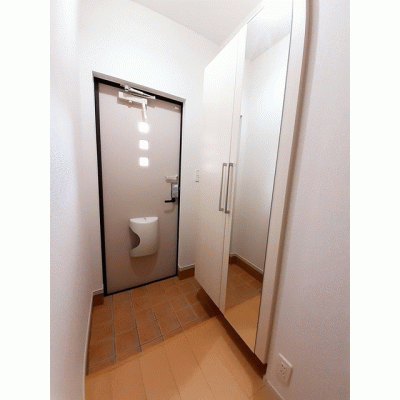 カラー 201【管理NO：1-018880701-02010】 ★家具家電は申し込み後に搬入しますの物件地図
